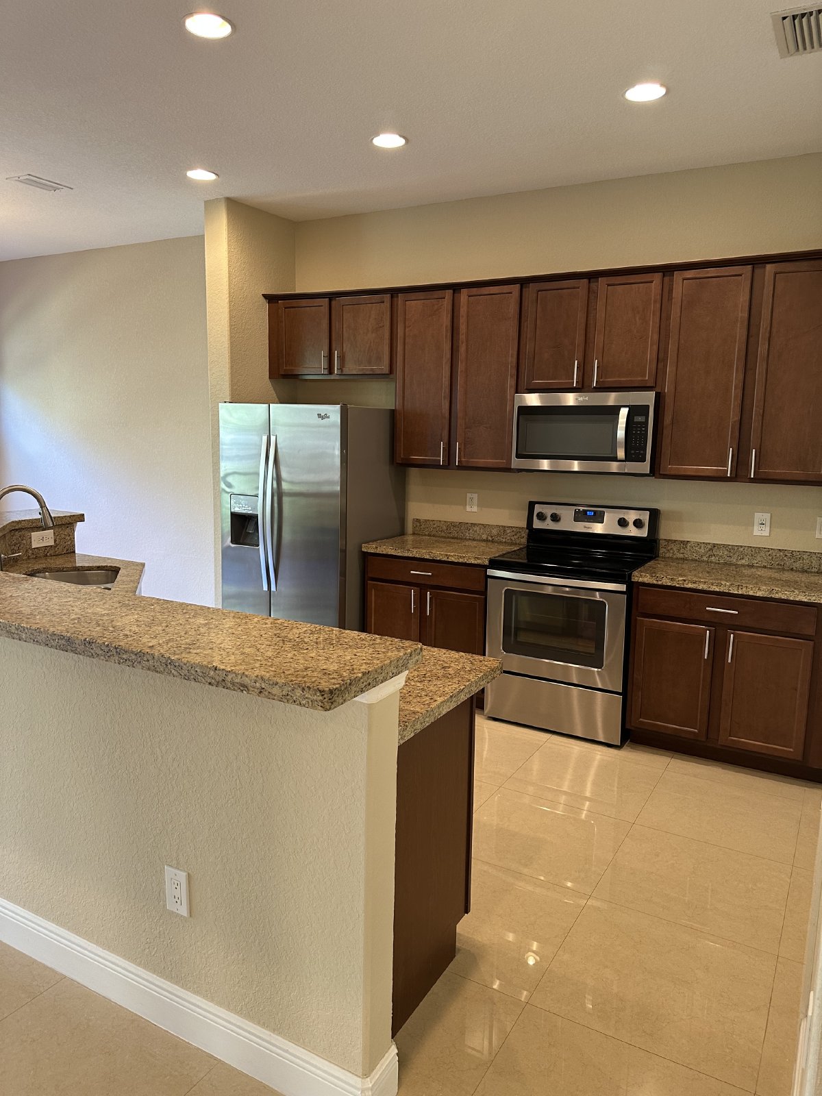 Beautiful Townhouse in Parkland property image