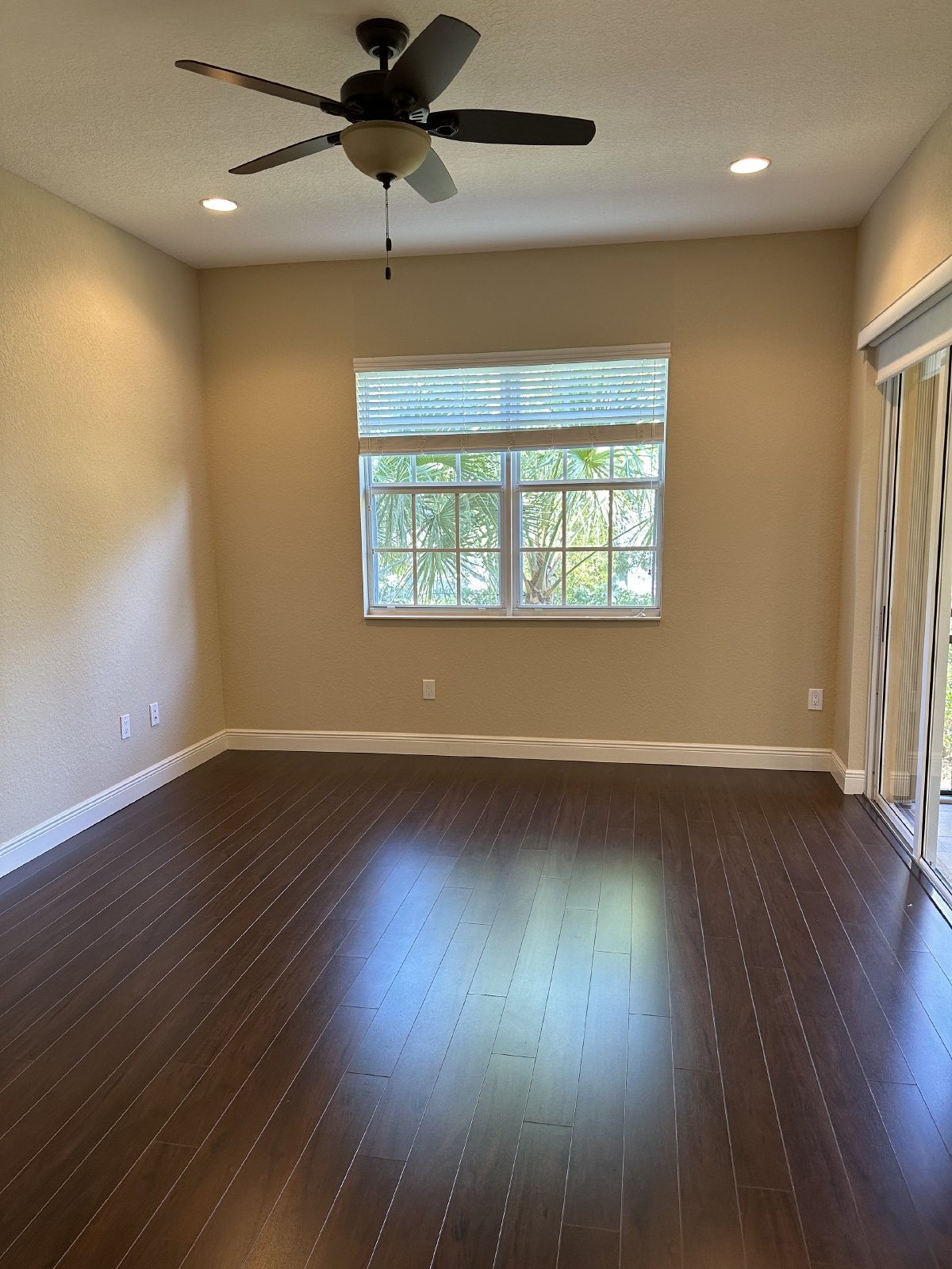 Beautiful Townhouse in Parkland property image