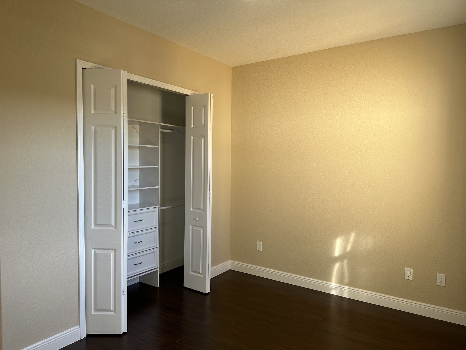 Beautiful Townhouse in Parkland property image