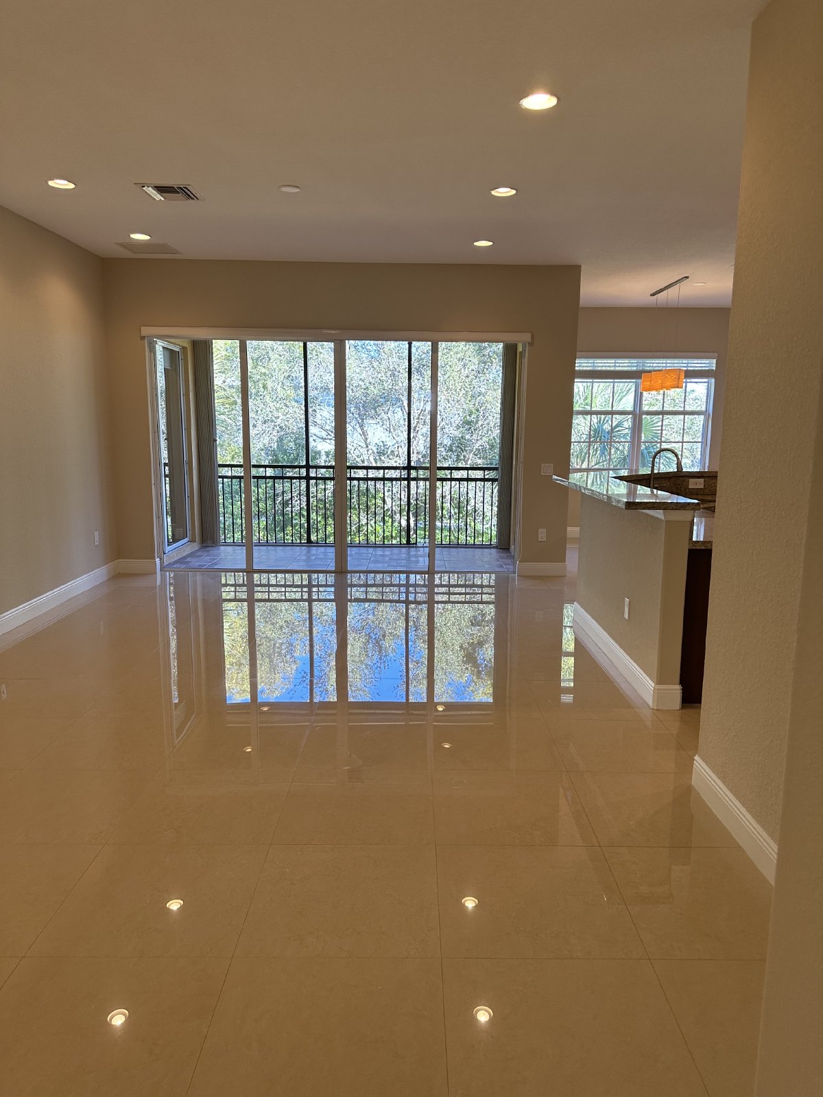 Beautiful Townhouse in Parkland property image